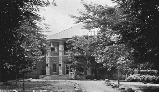 historic photo of Turkey Run Inn