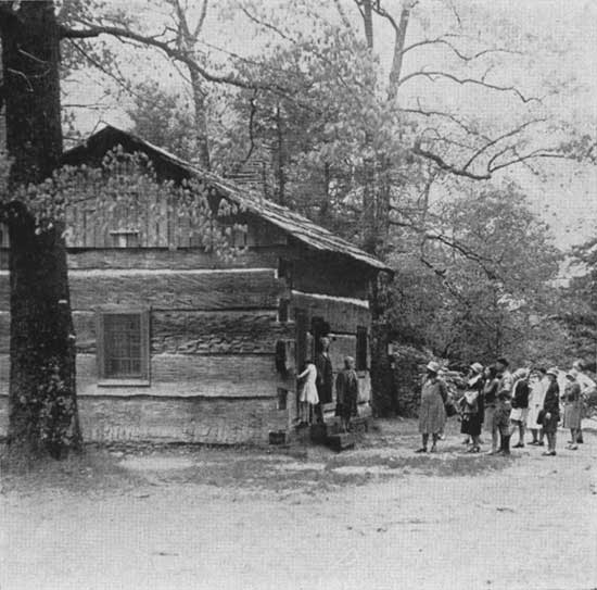 historic photo of Lieber Cabin at Turkey Run State Park